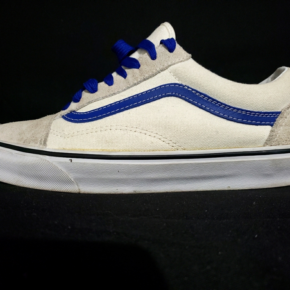 Good Condition White Vans Size 9mens.